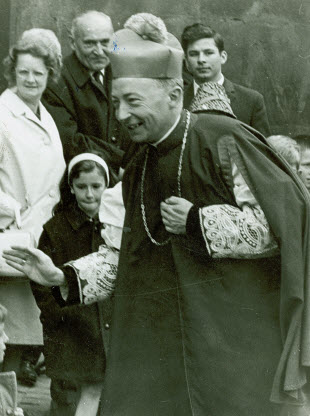 Mgr. Heuschen, hulpbisschop van Luik en later de 1e bisschop van Hasselt